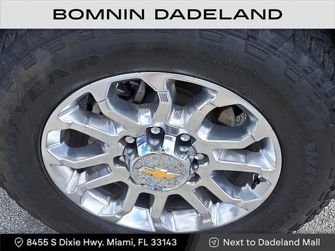 Used 2025 Chevrolet Silverado 2500 LTZ w/ Z71 Chrome Sport Edition image 7