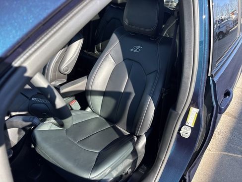 Used 2024 Chrysler Pacifica Touring-L w/ S Appearance Package image 23