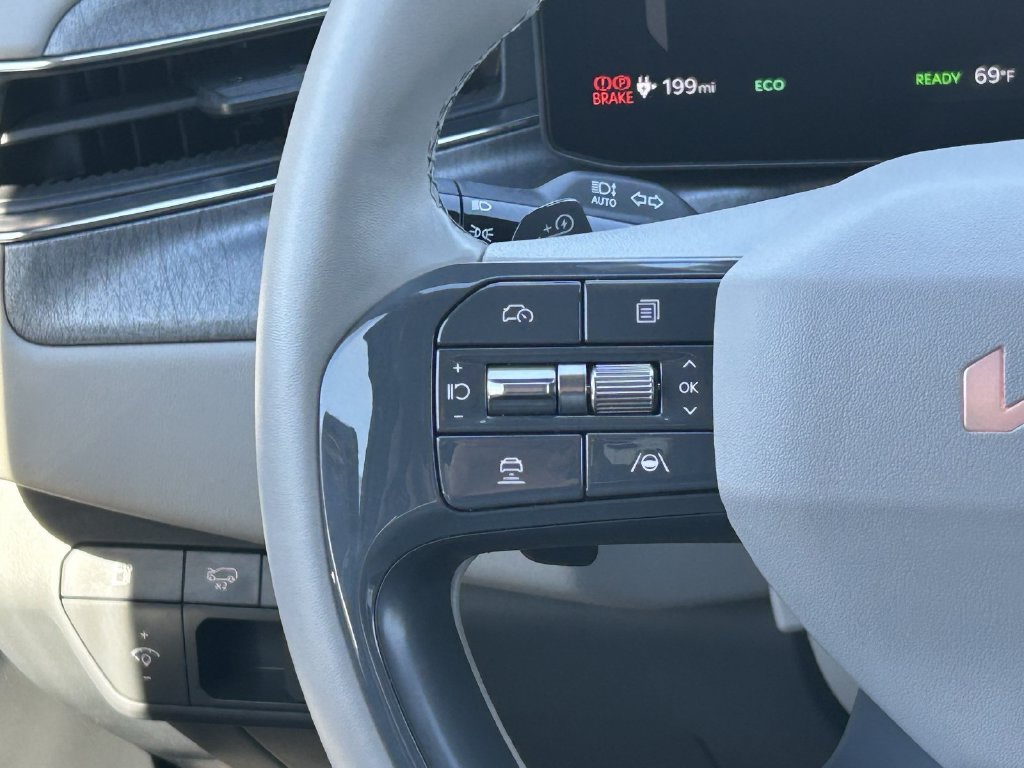 Used 2024 Kia EV9 Land AWD/4WD image 16