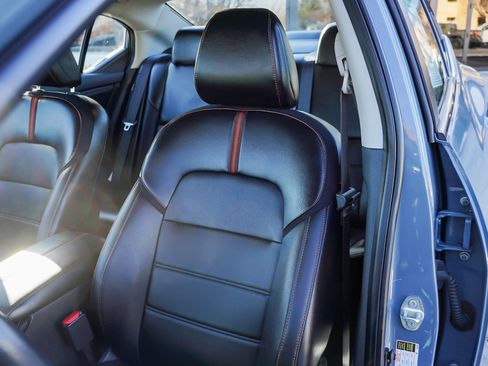 Used 2024 Nissan Sentra SR w/ SR Premium Package image 16