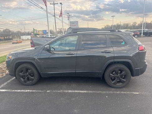 Used 2019 Jeep Cherokee Latitude Plus image 11