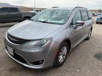 Used 2017 Chrysler Pacifica Touring-L FWD video 1