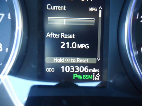 Used 2017 Toyota Highlander Limited w/ Carpet Mat Package AWD/4WD image 14