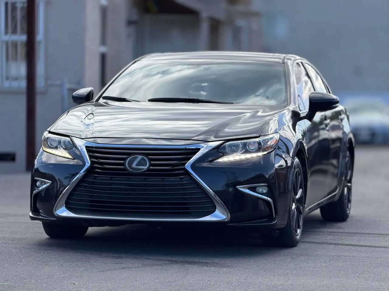 Used 2017 Lexus ES 350 FWD image 4