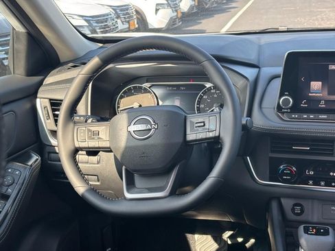 New 2026 Nissan Rogue SV image 7