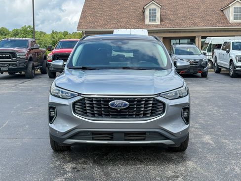 Used 2023 Ford Escape Platinum w/ Premium Technology Package AWD/4WD image 4