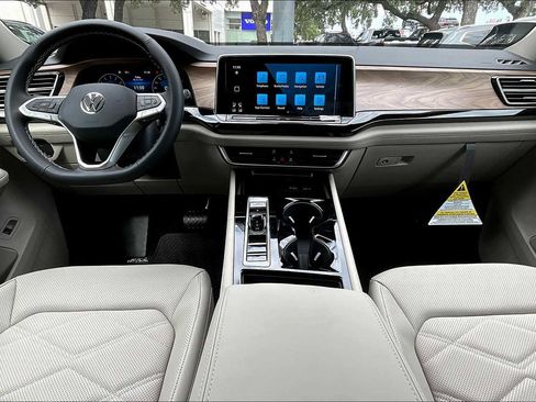 New 2026 Volkswagen Atlas SE image 5