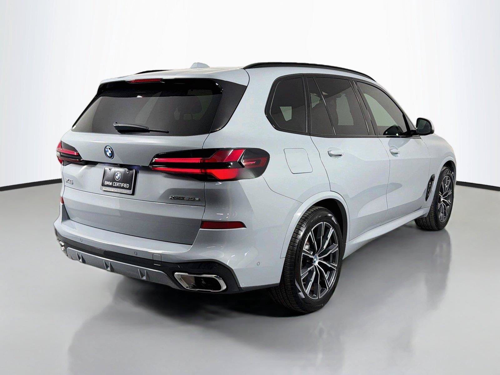 Used 2024 BMW X5 xDrive50e w/ Executive Package AWD/4WD image 5