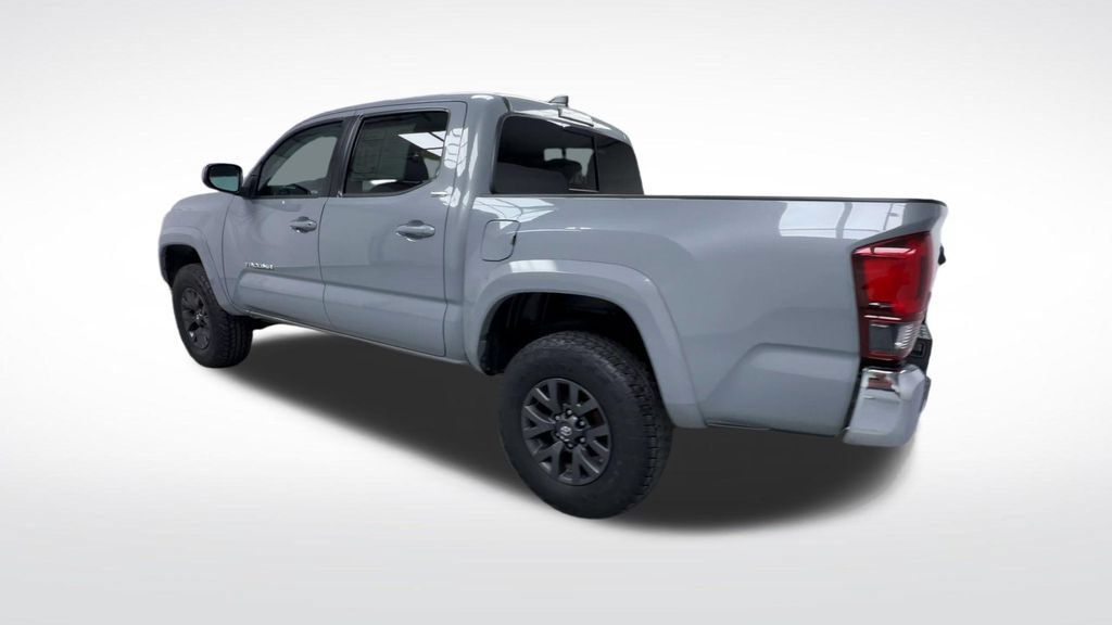 Used 2021 Toyota Tacoma SR5 AWD/4WD image 6