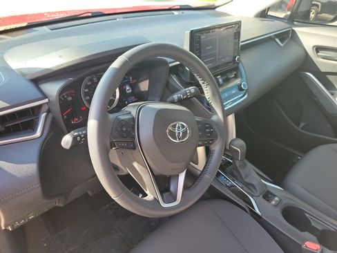 Used 2022 Toyota Corolla Cross LE FWD image 23
