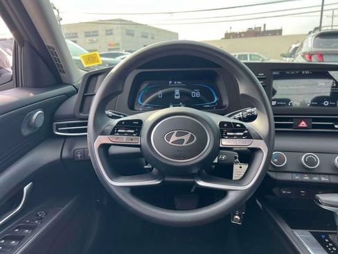 Certified 2026 Hyundai Elantra SE w/ Cargo Package FWD image 14
