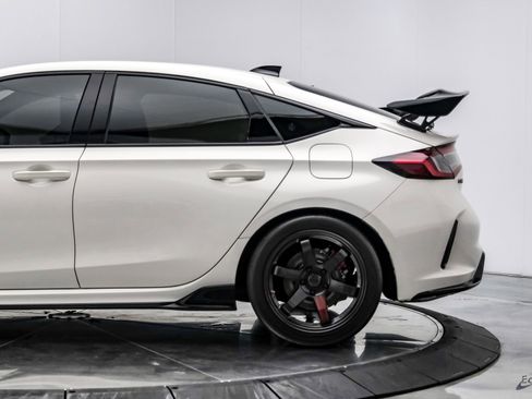 Used 2024 Honda Civic Type R image 10