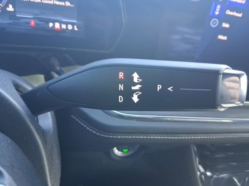 Certified 2025 Chevrolet Suburban Premier image 39