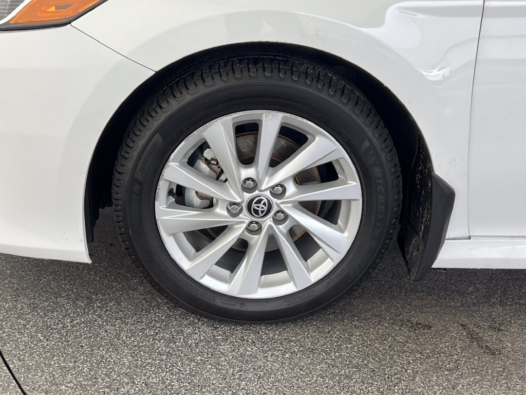 Used 2024 Toyota Camry LE AWD/4WD image 27