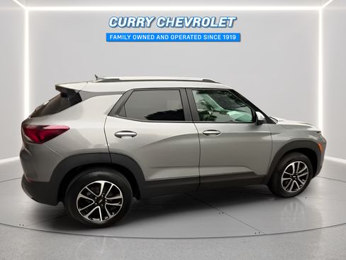 Used 2025 Chevrolet TrailBlazer LT w/ Driver Confidence Package AWD/4WD image 14