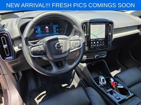 Used 2026 Volvo XC40 B5 Plus AWD/4WD image 7