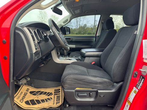 Used 2011 Toyota Tundra 4x4 CrewMax image 15