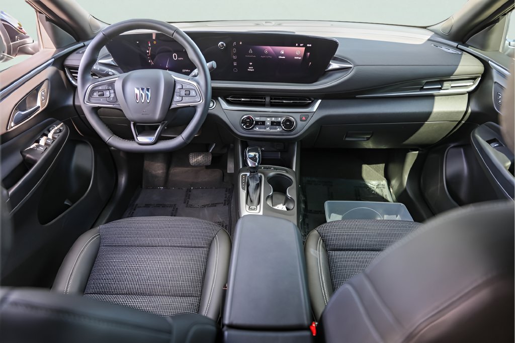 Used 2024 Buick Envista Preferred w/ Convenience I Package FWD image 23