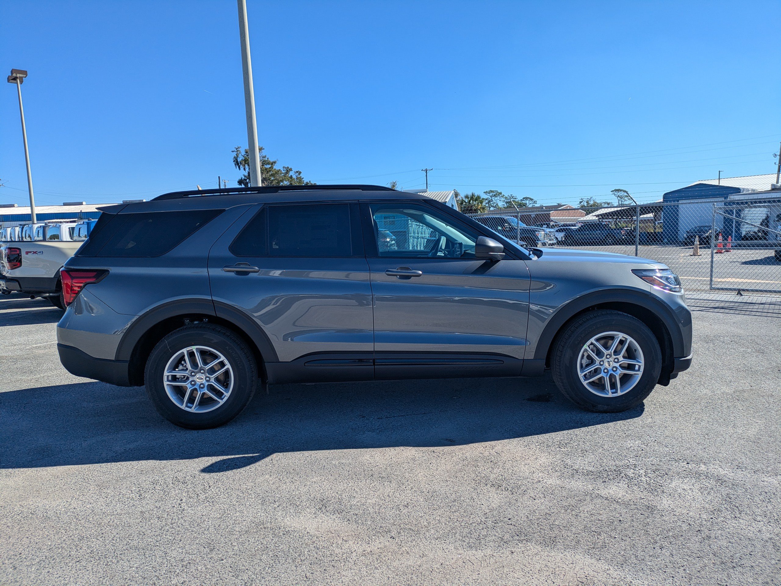 New 2026 Ford Explorer Active w/ Active Comfort Package RWD image 2