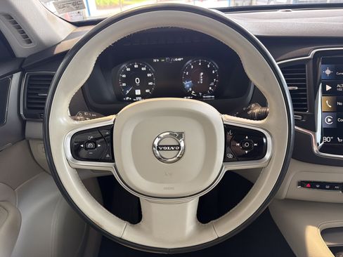 Used 2022 Volvo XC90 T5 Momentum w/ Climate Package AWD/4WD image 18