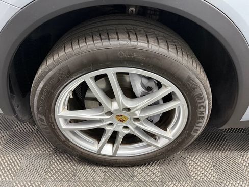 Used 2020 Porsche Cayenne AWD/4WD image 21