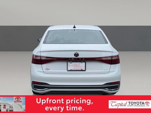 Used 2025 Volkswagen Jetta SEL FWD image 6
