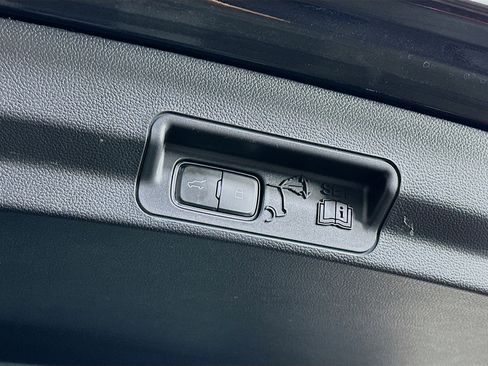 Used 2022 Ford Explorer XLT w/ Class IV Trailer Tow Package image 30