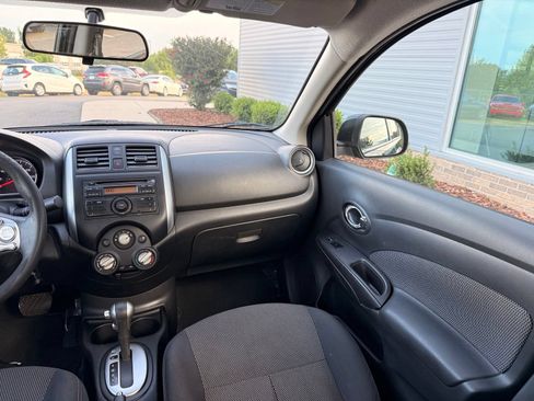 Used 2014 Nissan Versa SV FWD image 23