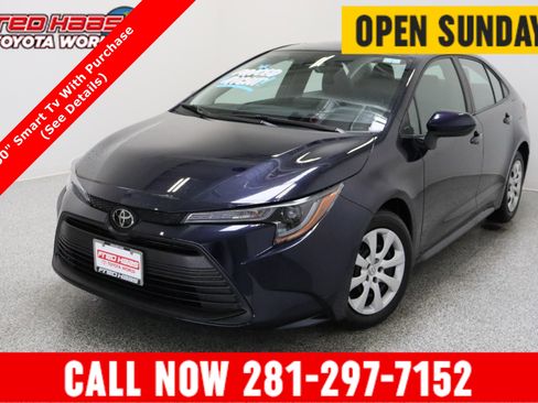 Used 2025 Toyota Corolla SE FWD image 1