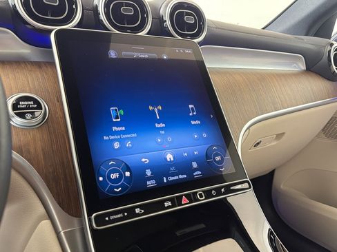 Used 2024 Mercedes-Benz GLC 300 image 30