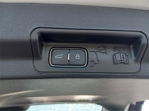 Used 2025 Ford Explorer Platinum w/ Ultimate Package image 12