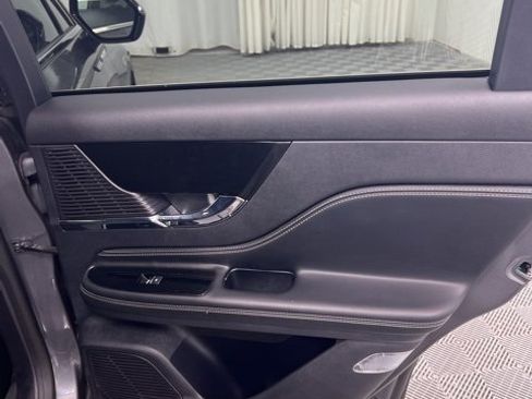 Certified 2022 Lincoln Corsair Standard w/ Equipment Group 101A image 19