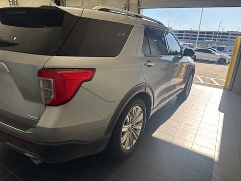 Used 2020 Ford Explorer Limited RWD image 5