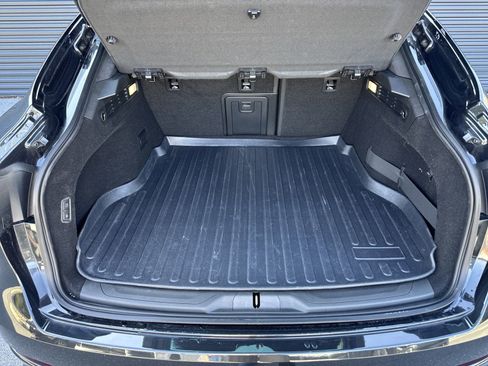 Used 2024 Maserati Levante GT Ultima image 23