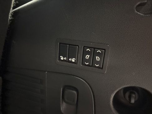 Used 2018 Chevrolet Tahoe Premier AWD/4WD image 6