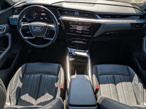 Used 2023 Audi e-tron Premium Plus w/ Premium Plus Package AWD/4WD image 10
