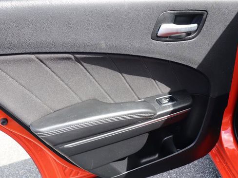 Used 2017 Dodge Charger R/T image 9
