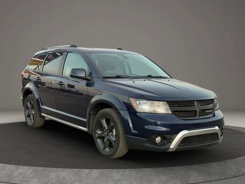 Used 2020 Dodge Journey Crossroad image 3