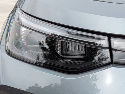 New 2026 Volkswagen Tiguan SE image 10