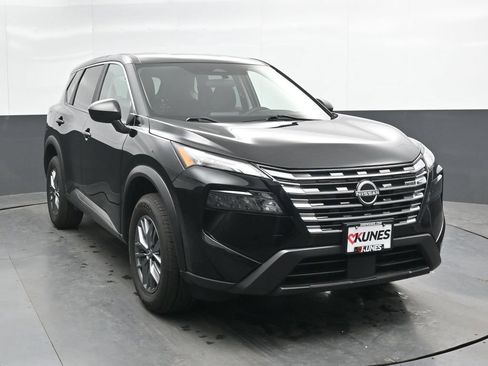 Used 2024 Nissan Rogue S AWD/4WD image 6