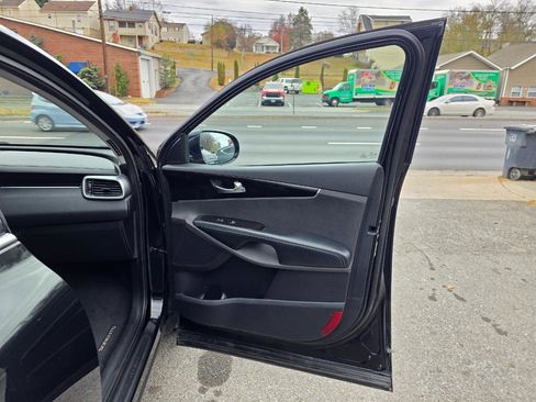 Used 2019 Kia Sorento EX image 16