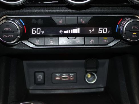 Used 2024 Nissan Sentra SR FWD image 27