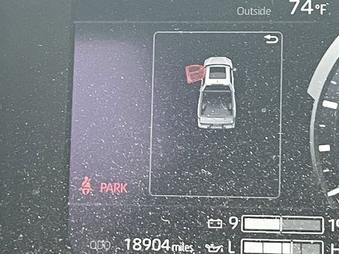 Used 2024 Toyota Tundra Limited image 8