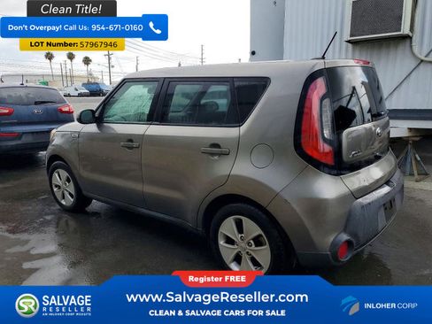 Used 2016 Kia Soul w/ Option Group 020 FWD image 3