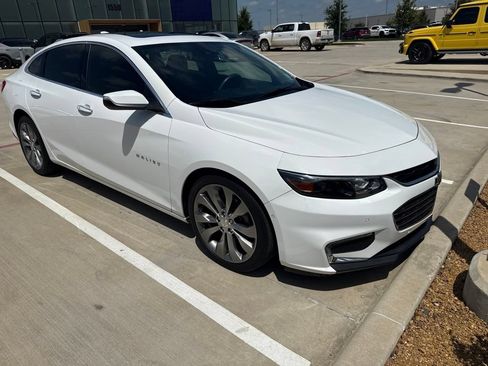 Used 2017 Chevrolet Malibu Premier w/ Premier Sun and Wheel Package FWD image 2