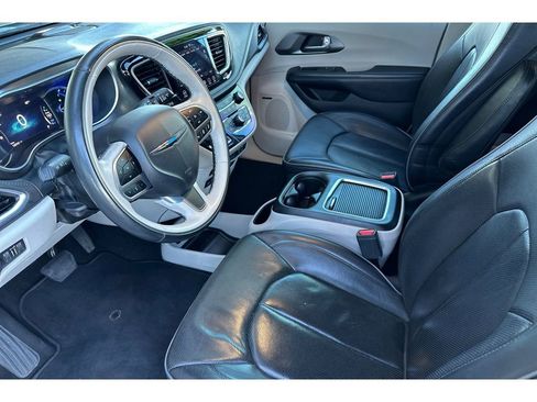 Used 2018 Chrysler Pacifica Limited w/ Advanced Safetytec Group image 10