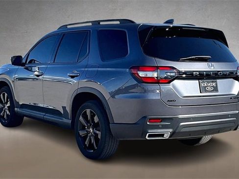 Used 2025 Honda Pilot Black Edition image 9