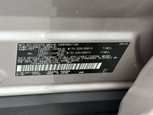 Used 2022 Toyota Venza XLE AWD/4WD image 28