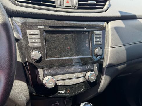 Certified 2019 Nissan Rogue SV w/ Premium Package image 14