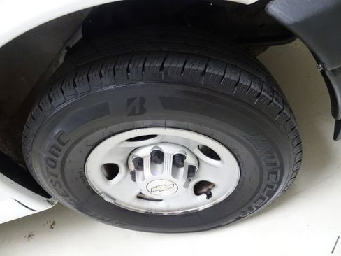 Used 2019 Chevrolet Express 2500 Extended w/ Driver Convenience Package image 8